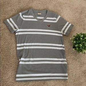 Hollister men’s V-neck shirt